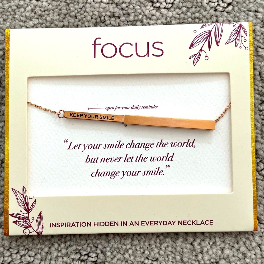 “Keep your smile” necklace, Focus jewelry